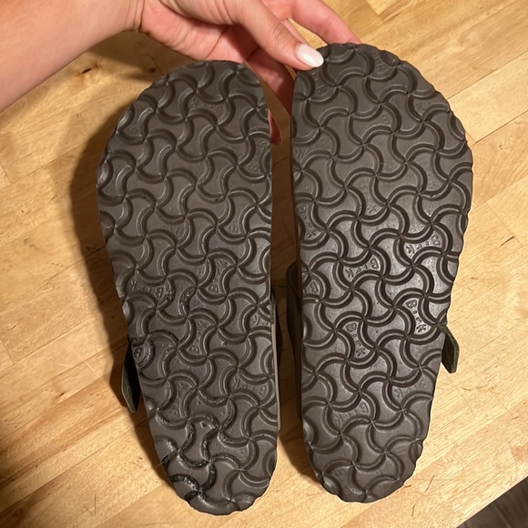 Size 38 Birkenstock stone color worn a handful of times only - Picture 3 of 4